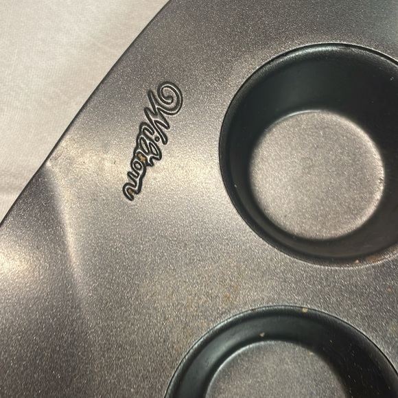 2 - Wilton 24 count Mini Muffins cupcakes Pan  used - Picture 5 of 8